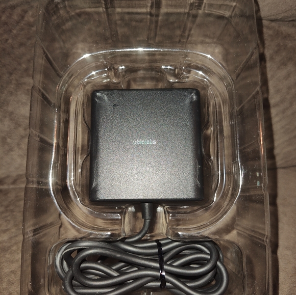 UbioLabs 2in1 Qi Wireless 15 -Watt Charging Pad AWC1092 - Picture 5 of 9